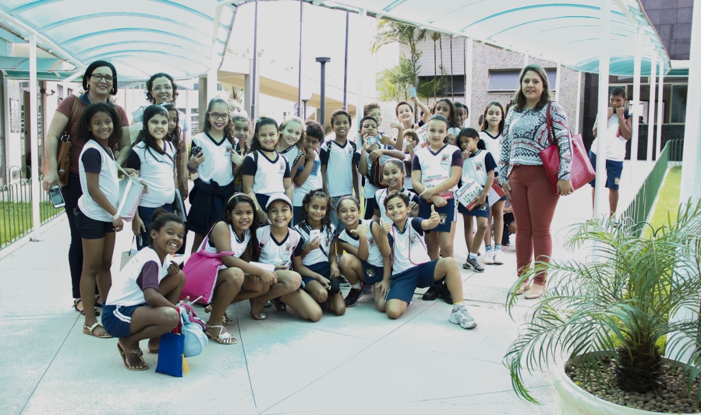 Galeria: Escola na Câmara: alunos da escola de Mãe-Bá visitam a sede do Legislativo